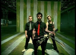‘Trump não está apto para liderar o país, ele é um completo idiota’, diz cantor do Green Day