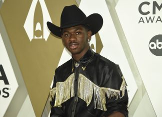 Lil Nas X é acusado de quatro crimes, incluindo agressão a um policial