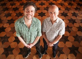 Pélico expõe em ‘Infinito blue’ o frescor do álbum que lançará em setembro com dez parcerias com Ronaldo Bastos