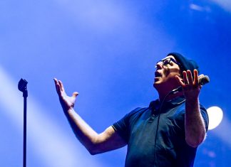Punk vai além de quebrar garrafas, diz guitarrista do Bad Religion