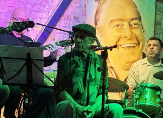 Fagner tira a luz do cancioneiro da bossa nova em show com cara de ensaio