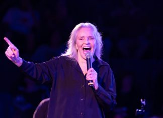 Angela Ro Ro morre aos 75 anos; personalidades lamentam