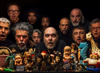 Karnak inventa história ao apresentar o primeiro álbum da banda em cinco anos