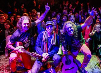 Moda de Rock revive ‘Canalha’ e ‘Steve Jobs’ em EP ao vivo com Zeca Baleiro
