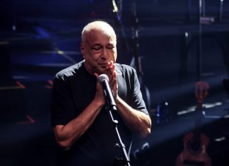 Choro de Sombrinha rega com emoção o tributo a Arlindo Cruz na gravação ao vivo do show ‘50 anos’ no Rio de Janeiro