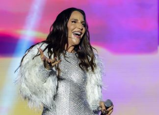 Antes do The Town, Ivete Sangalo canta para a Seleção Brasileira