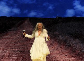 Maria Bethânia vai gravar no Rio, em janeiro, o show dos 60 anos de carreira