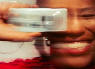 Mahmundi se reconecta com a artista indie e iniciante de 2012 na atmosfera sonora do álbum ‘Bem-vindos de volta’