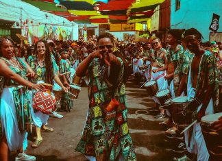 Bloco mineiro OriSamba põe o primeiro álbum na rua, ‘O regente da folia’, para saudar resistência da diáspora africana
