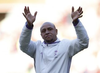 Ex-jogador Roberto Carlos passa por cirurgia no coração durante férias no Brasil, diz jornal