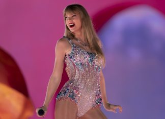 Taylor Swift pagou mais de R$ 1 bilhão em bônus a equipe da turnê; entenda o motivo