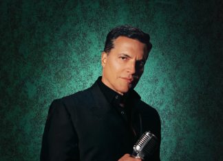 Daniel Boaventura é crooner em EP com o swing e o espírito natalino da era de ouro do cancioneiro norte-americano