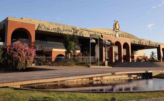 Governador do TO diz que transferiu gabinete do vice por falta de uso: ‘Espaço estava mal utilizado’