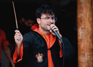 Cantor sósia de Harry Potter diz que vai mudar nome artístico após notificação da Warner