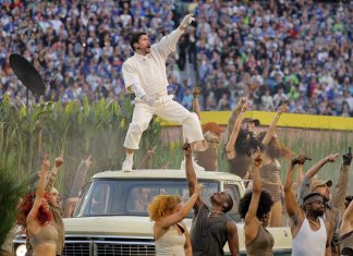 FOTOS: Bad Bunny se apresenta no intervalo do Super Bowl