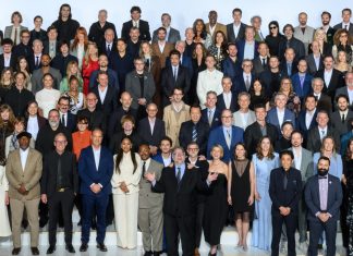 Wagner Moura e Kleber Mendonça Filho aparecem em foto oficial dos indicados ao Oscar; veja imagem