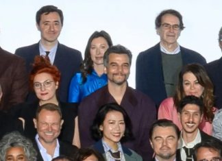 Wagner Moura ‘tapando’ rosto de colega e veteranos com novatos: 12 detalhes da foto oficial do Oscar