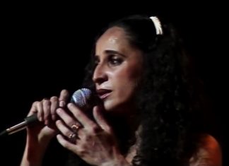 Grande momento de Maria Bethânia em show de 1982 volta à cena em registro audiovisual feito na Argentina em 1984