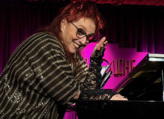 Cida Moreira reacende a fogueira de Angela Ro Ro com mais coesão na volta do show ‘Me acalmo danando’ ao Rio