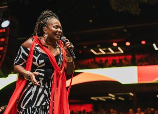 Margareth Menezes festeja no Carnaval de 2026 os 25 anos do álbum afro pop que revitalizou a carreira da artista