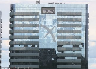 Reunião do presidente do BRB com distritais passa das oito horas; deputados seguem reticentes com projeto para capitalizar banco