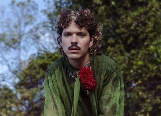 Jáder alarga eixo estético e transita por funk e pagode, entre ritmos do Nordeste, no álbum ‘Deixa o mundo acabar’