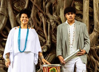 Neta de Selma do Coco, Negadeza perpetua a herança familiar no EP que lançará em abril com o filho Zuri Ribeiro