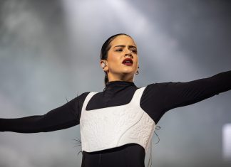 Rosalía interrompe show na Itália após passar mal no palco: ‘Tentei insistir até o final’
