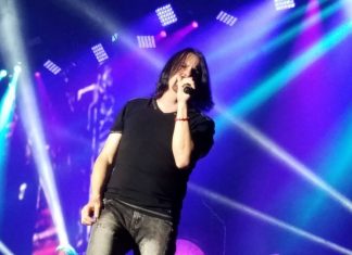 Tommy DeCarlo, fã que virou vocalista do Boston, morre aos 60 anos