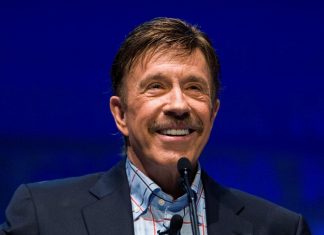 Após morte de Chuck Norris, família faz alerta sobre fake news