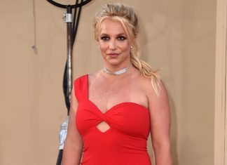 Britney Spears se interna em clínica de reabilitação após ser presa suspeita de dirigir sob efeito de álcool e drogas