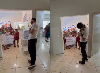 Crianças cantam e fazem cartazes para se despedir de médico em unidade de saúde no Tocantins