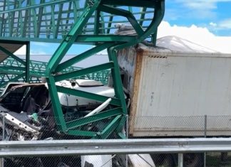 Trecho da BR-153 em Gurupi segue com desvio após caminhão atingir passarela de pedestres