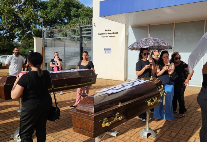 modelo-foto-fundo-borrado-43-