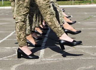 Multa por não usar biquíni: veja outros exemplos de sexismo relacionados às roupas das mulheres