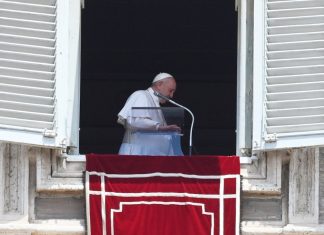 ‘Rezem de uma forma especial’, pediu Papa Francisco uma semana antes de passar por cirurgia; vídeo