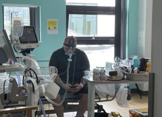Covid: britânico antivacina morre após foto com respirador para se mostrar arrependido