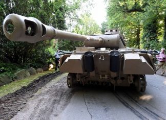 A disputa legal por tanque da 2ª Guerra que aposentado guardava no porão