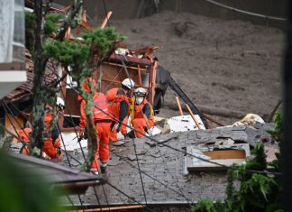 Trabalho de resgate é retomado no Japão após deslizamentos de terra