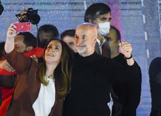 Primárias de eleições para o Legislativo na Argentina mostram que frente de governistas deve perder para a oposição