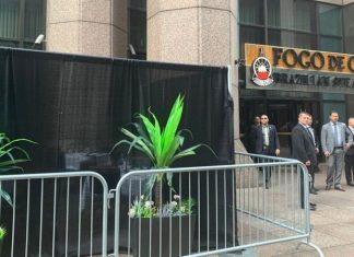 Para driblar exigência de vacina, churrascaria improvisa ‘puxadinho’ para Bolsonaro na calçada em Nova York
