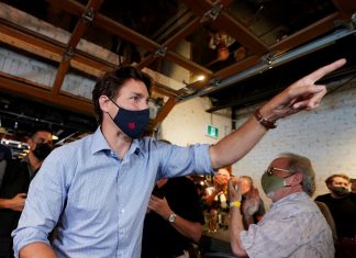 Partido de premiê vence eleições no Canadá, mas Trudeau não consegue maioria, projetam agências