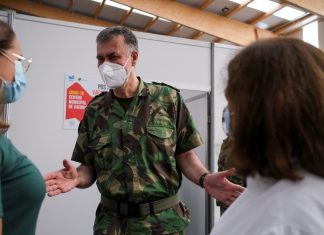 O militar que pôs Portugal na liderança mundial da vacinação contra a Covid