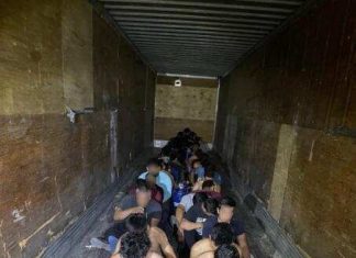 Imigrantes ilegais brasileiros são achados em carroceria de caminhão na fronteira dos EUA