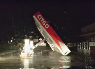 Tempestade Nicholas se torna furacão, chega ao Texas e ruma para Houston