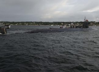 Submarino dos EUA que colidiu com objeto não identificado perto da China chega a base no Pacífico; há feridos