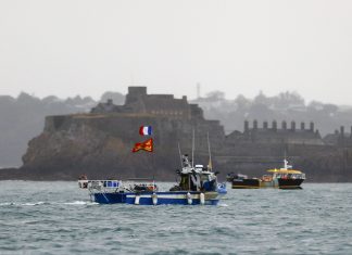 França anuncia represálias pós-Brexit por pesca; Reino Unido considera medidas ‘desproporcionais’