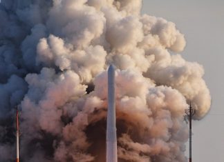 Coreia do Sul lança foguete para tentar colocar satélite em órbita, mas fracassa