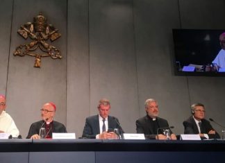 Papa abre maior consulta democrática da história da Igreja, que pode mudar futuro da instituição