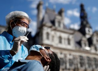 França começa a cobrar R$ 280 por teste anticovid de quem não estiver vacinado